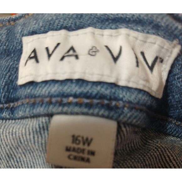 Ava & Viv Women's Plus Size 16WBlue Denim Jean Shorts Cut Off Distressed Stretch - Picture 8 of 10